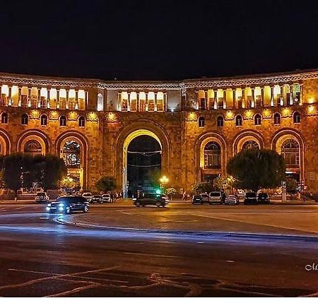 Studio Apartment Near Republic Square Jerevan Buitenkant foto