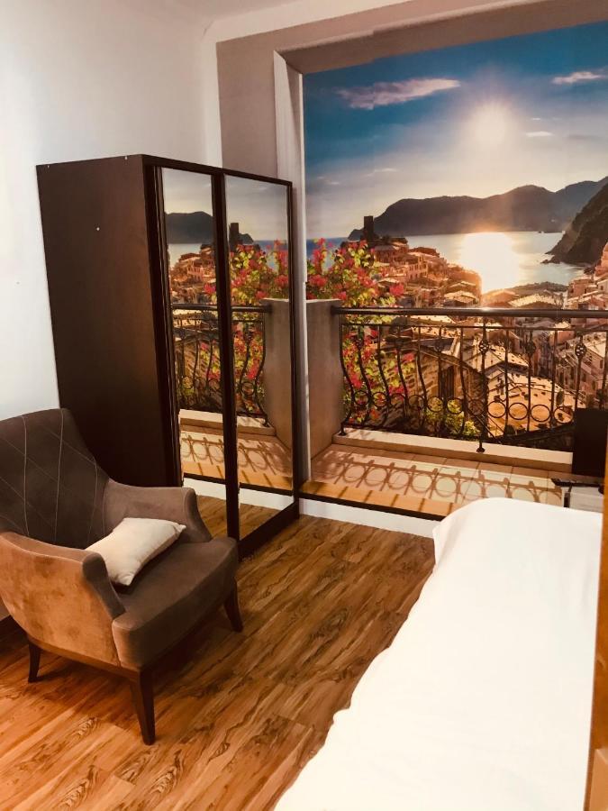 Studio Apartment Near Republic Square Jerevan Buitenkant foto